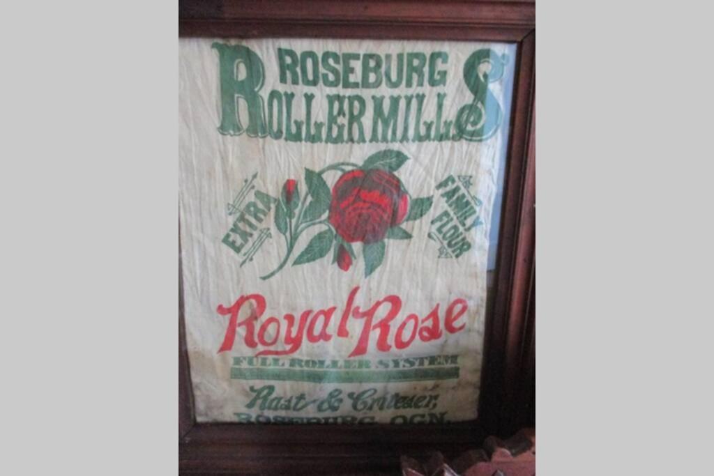 Historical John Rast House Circa 1875 Hotell Roseburg Exteriör bild
